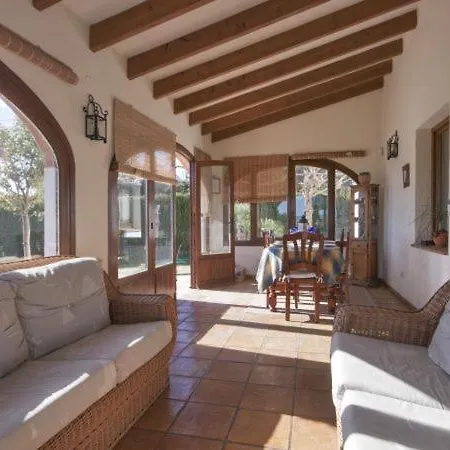 Villa Sleeps 8 Pool Paratella