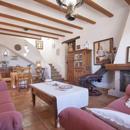 Sleeps 8 Pool Villa Paratella