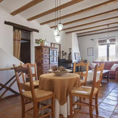 Sleeps 8 Pool * Paratella